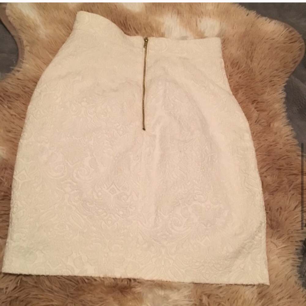 H&M white design skirt size 2 - Picture 5 of 8